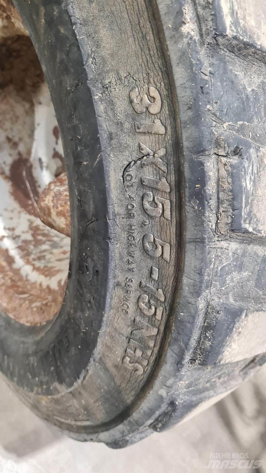 Weidemann 1280 前端裝載機和挖掘機