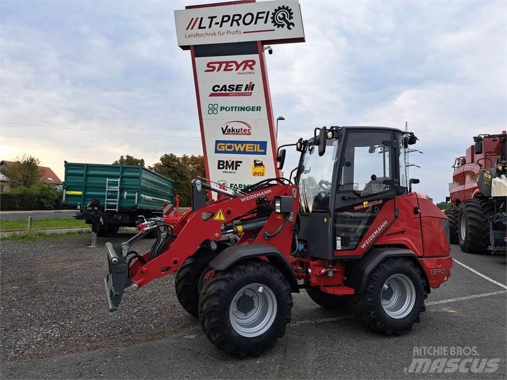 Weidemann 1390 前端裝載機和挖掘機