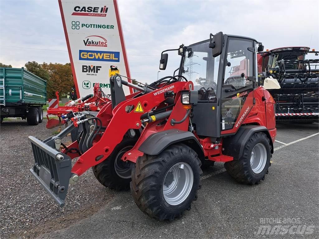 Weidemann 1390 前端裝載機和挖掘機