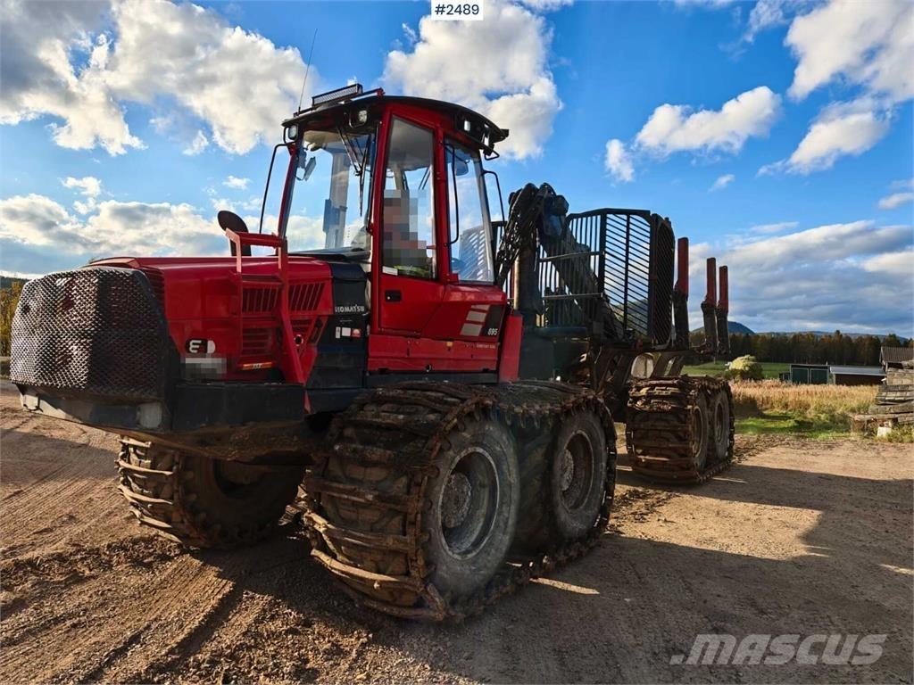 Komatsu 895 集運機
