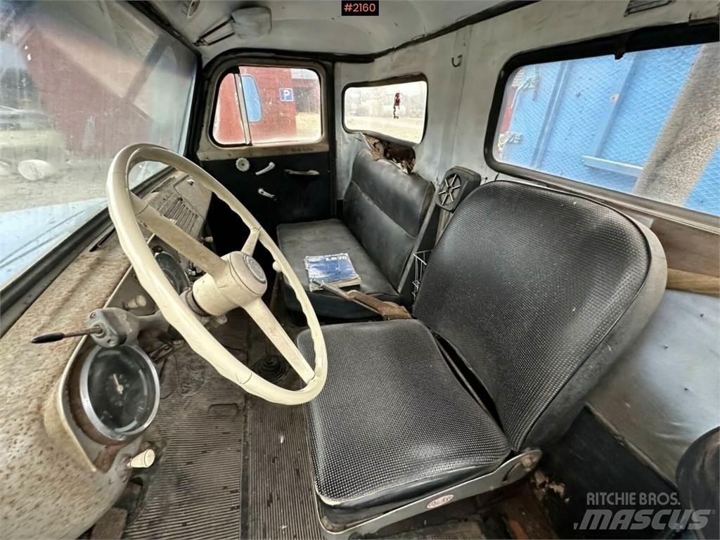 Scania L76 平板式/側卸式卡車