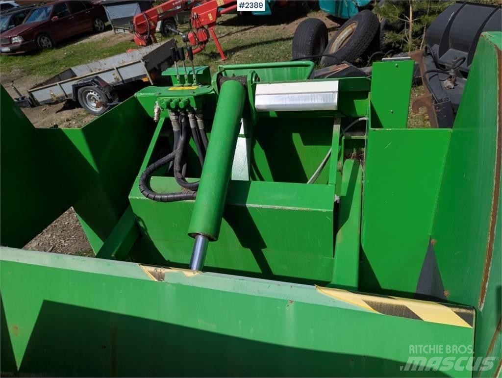 Varmo Lift PPNL 其他牧草收穫設備