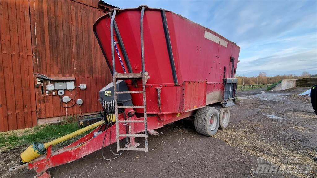 JF VM 22-2 青飼料搬運車