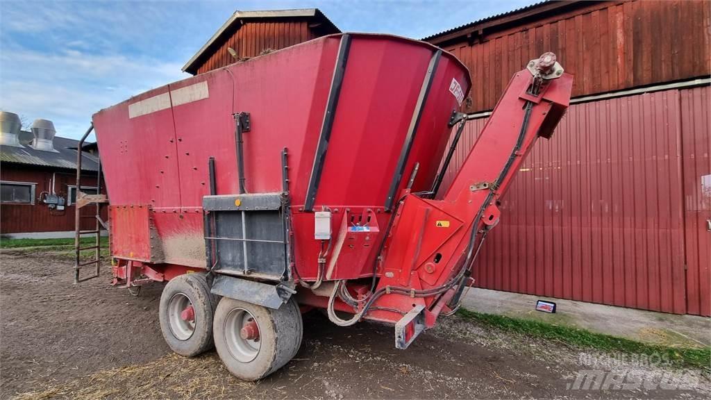JF VM 22-2 青飼料搬運車
