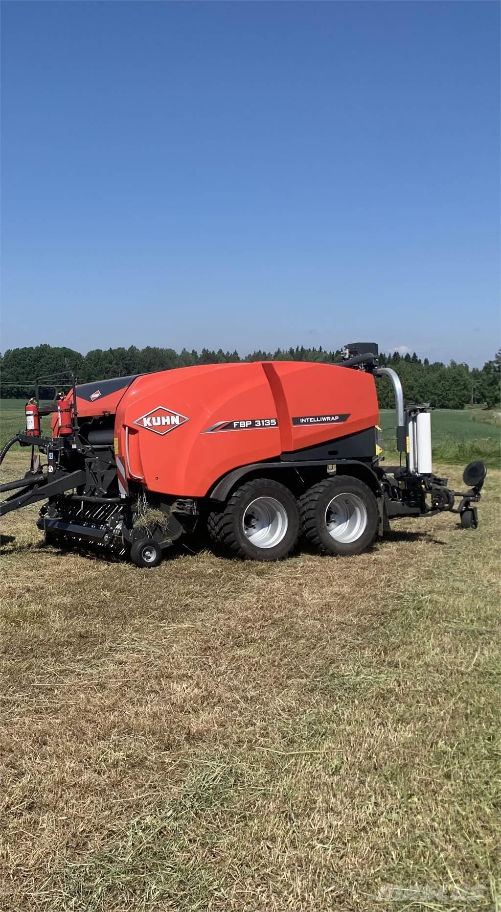 Kuhn FB 3135 圓型牧草打包機