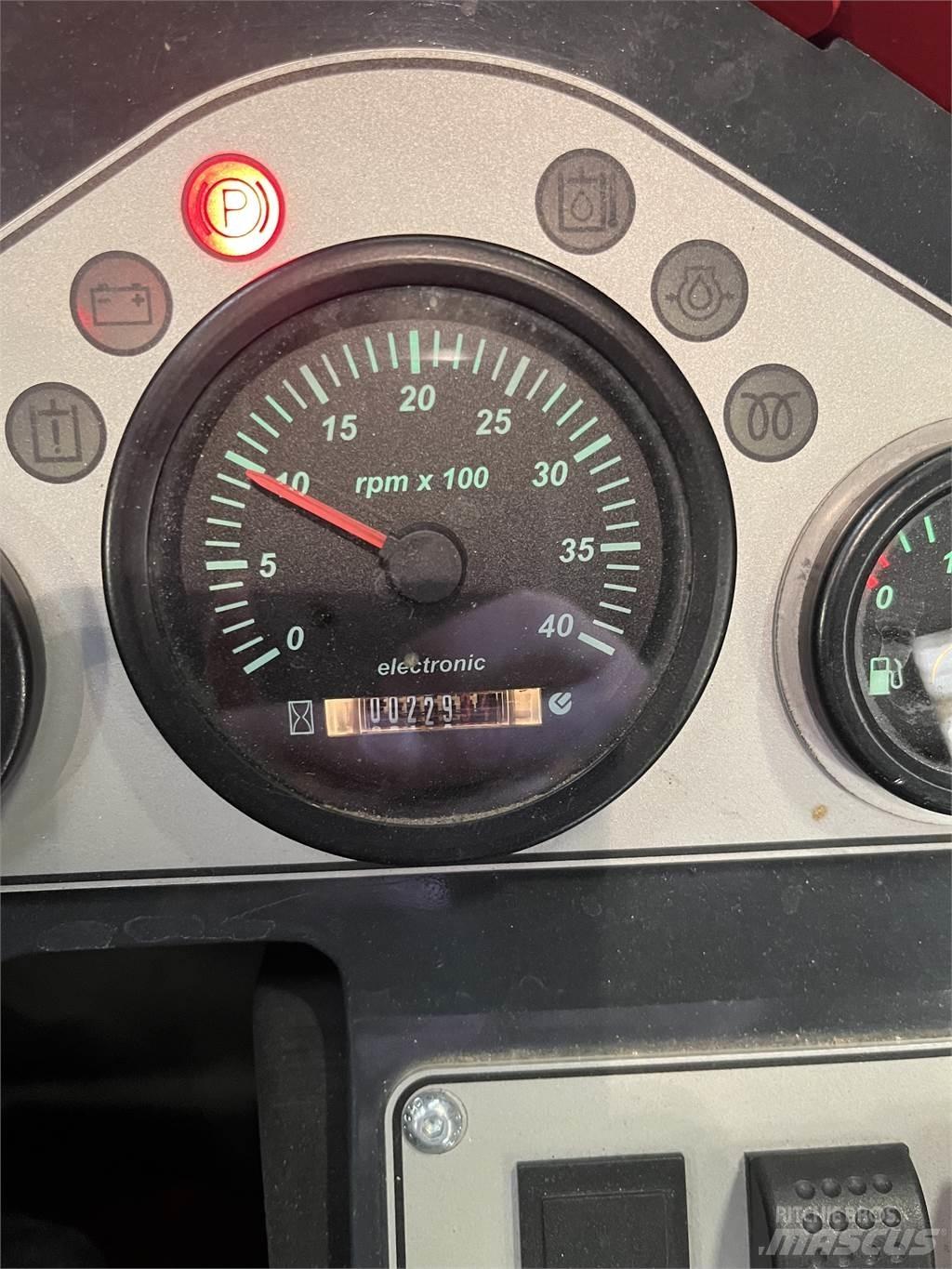 Norcar A7240 多功能裝載機