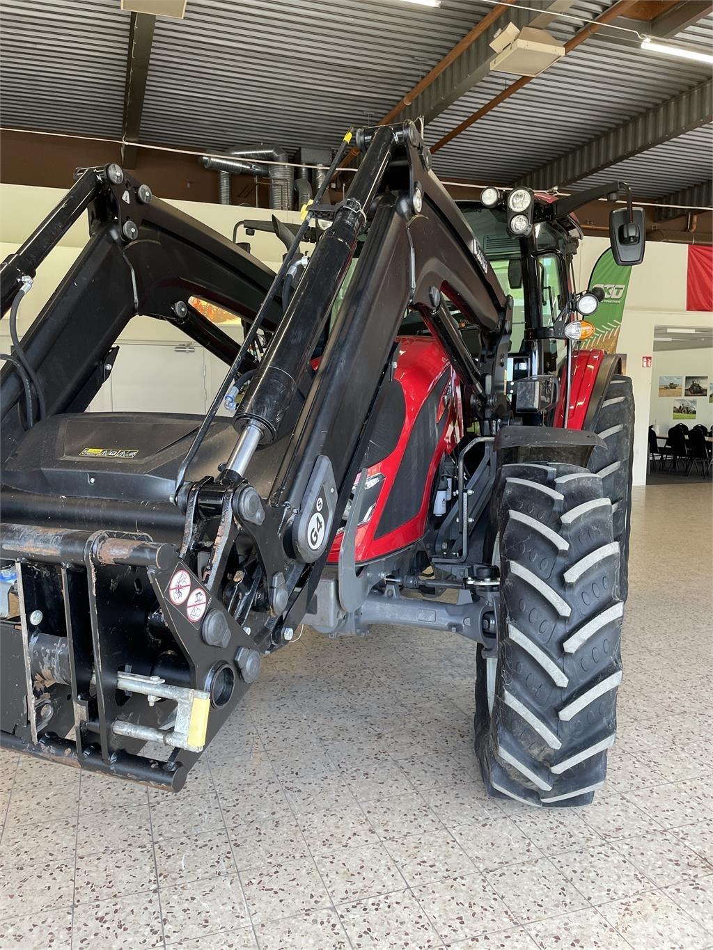 Valtra 135LH 曳引機