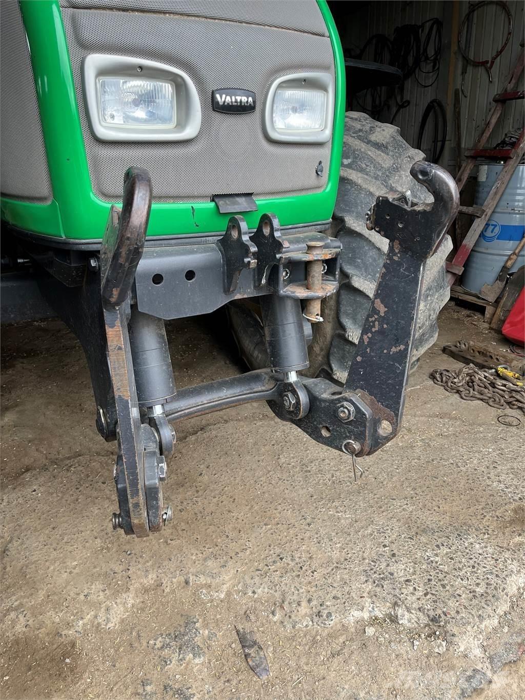 Valtra 170CH 曳引機