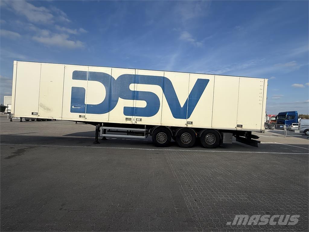 Ekeri 33 pl. 箱體半拖車