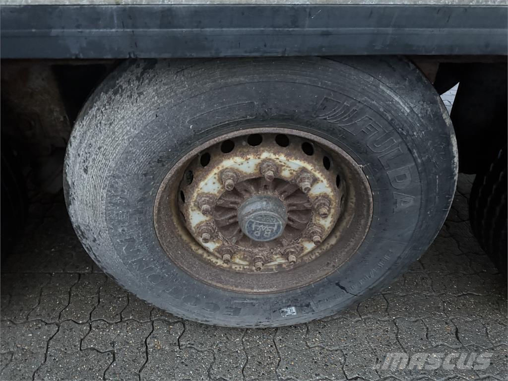 Krone 34 pl. 篷布半拖車