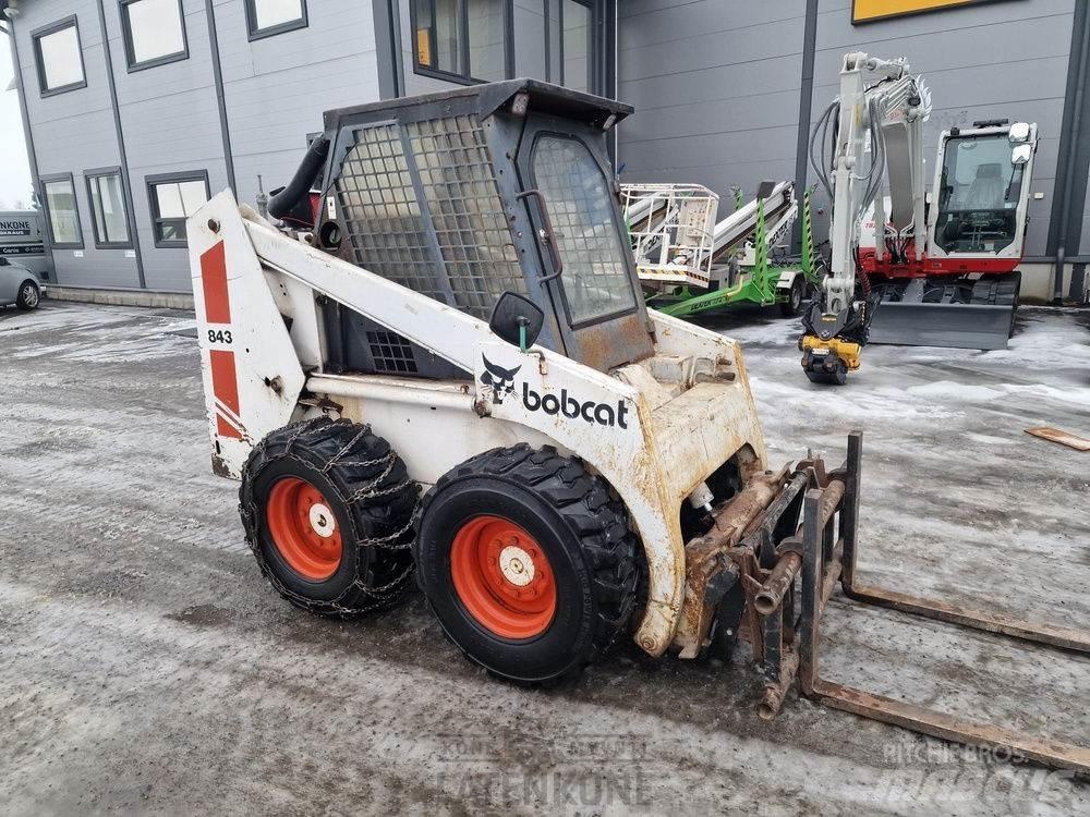 Bobcat 843 滑移轉向裝載機