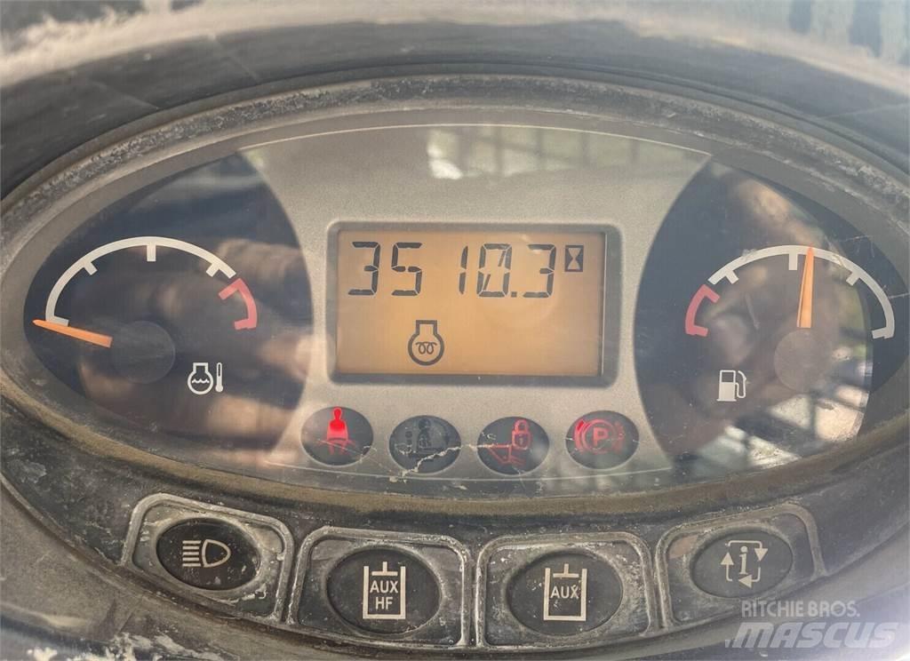Bobcat T650 滑移轉向裝載機