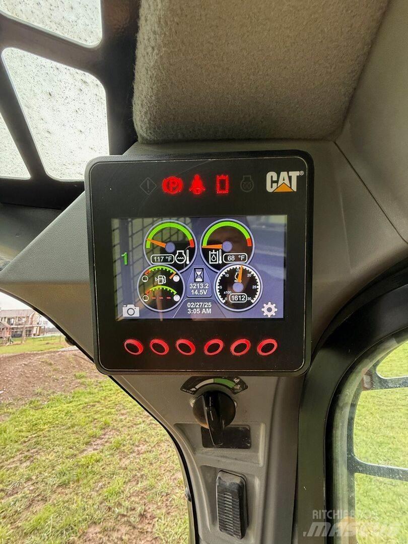 CAT 299D2 滑移轉向裝載機