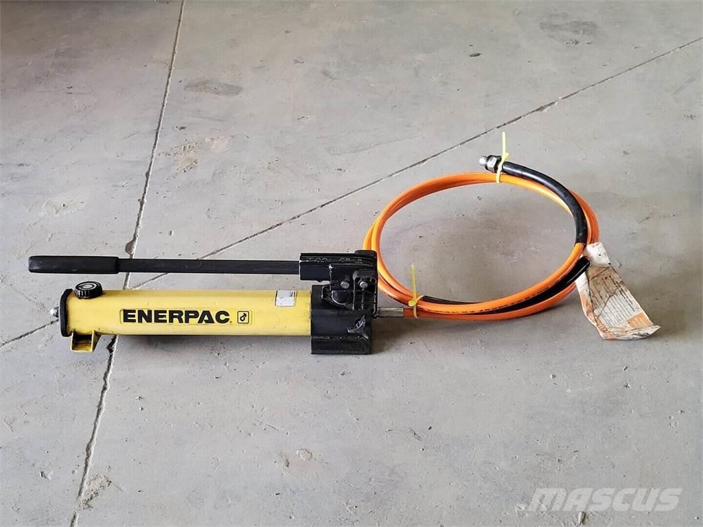  ENERPAC 水泵浦