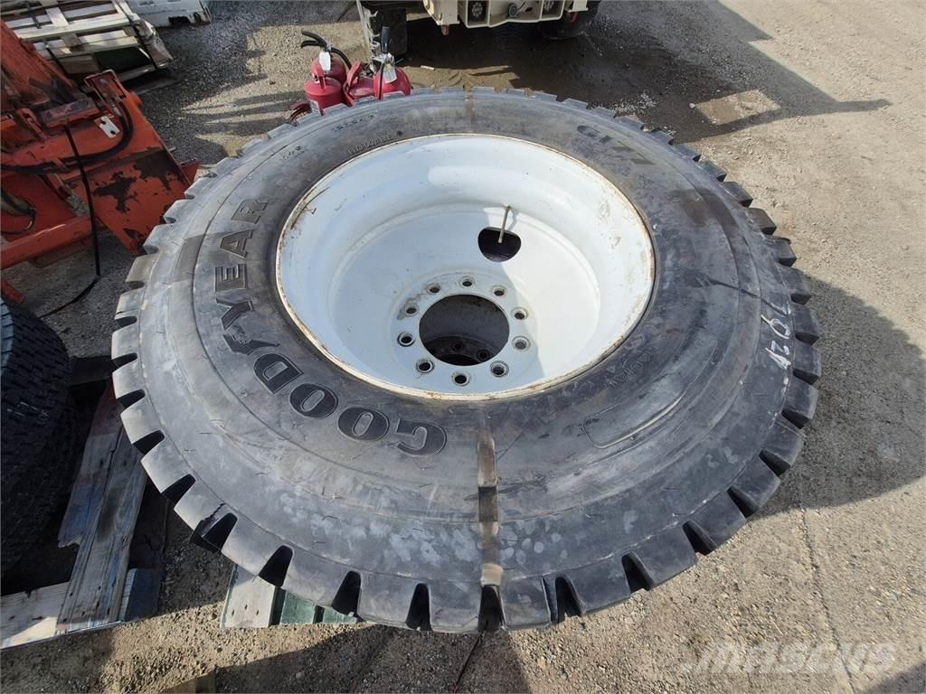 Goodyear G177 輪胎、車輪和輪圈