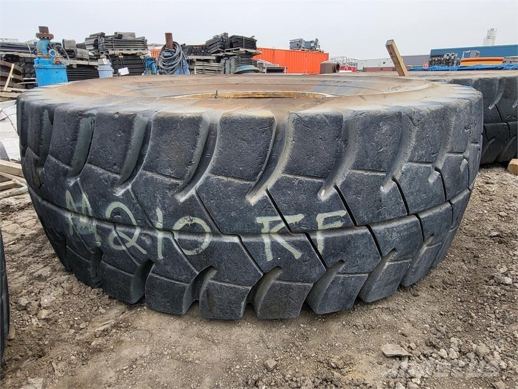 Goodyear RM-4B+ 輪胎、車輪和輪圈