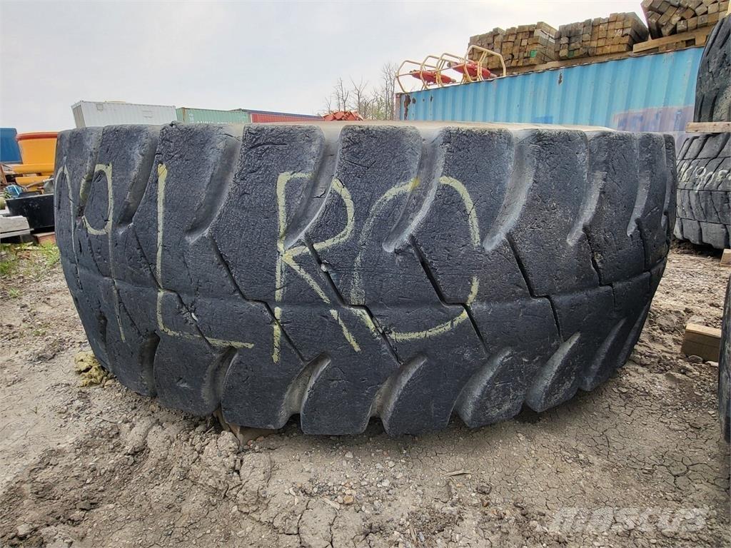 Goodyear RM-4B+ 輪胎、車輪和輪圈