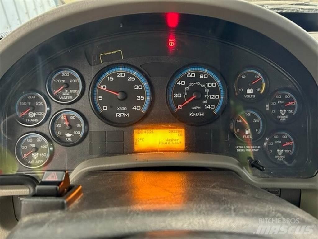 International 4900 多用途機械