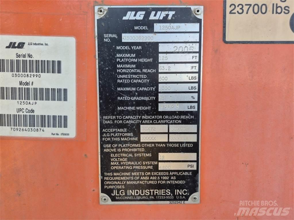JLG 1250AJP 曲臂高空作業車