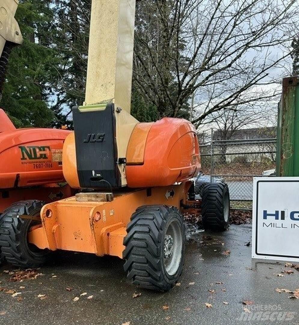 JLG 800AJ 曲臂高空作業車