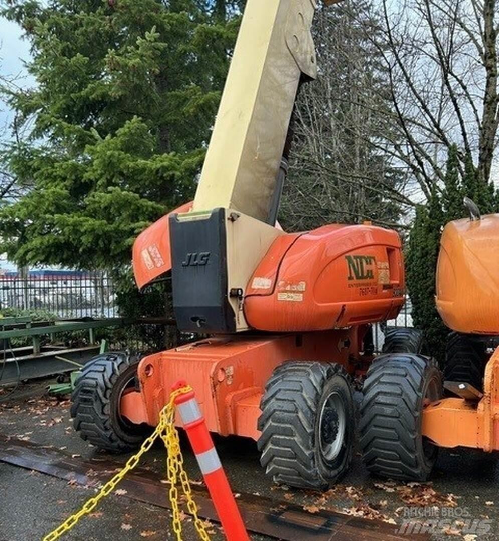 JLG 800AJ 曲臂高空作業車