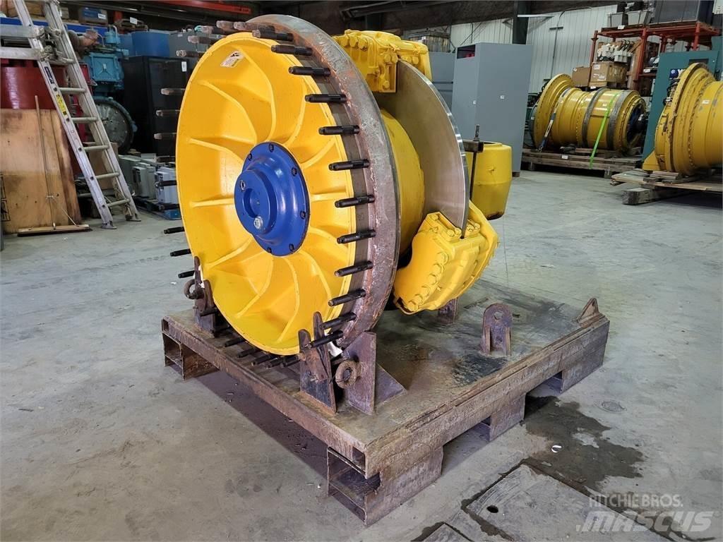 Komatsu RTEM3840SERV 鉸接式起吊車