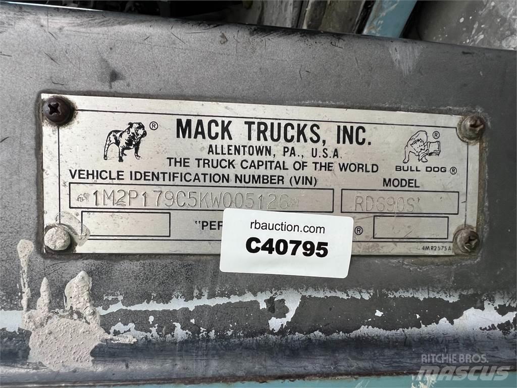 Mack RD690S 多用途機械