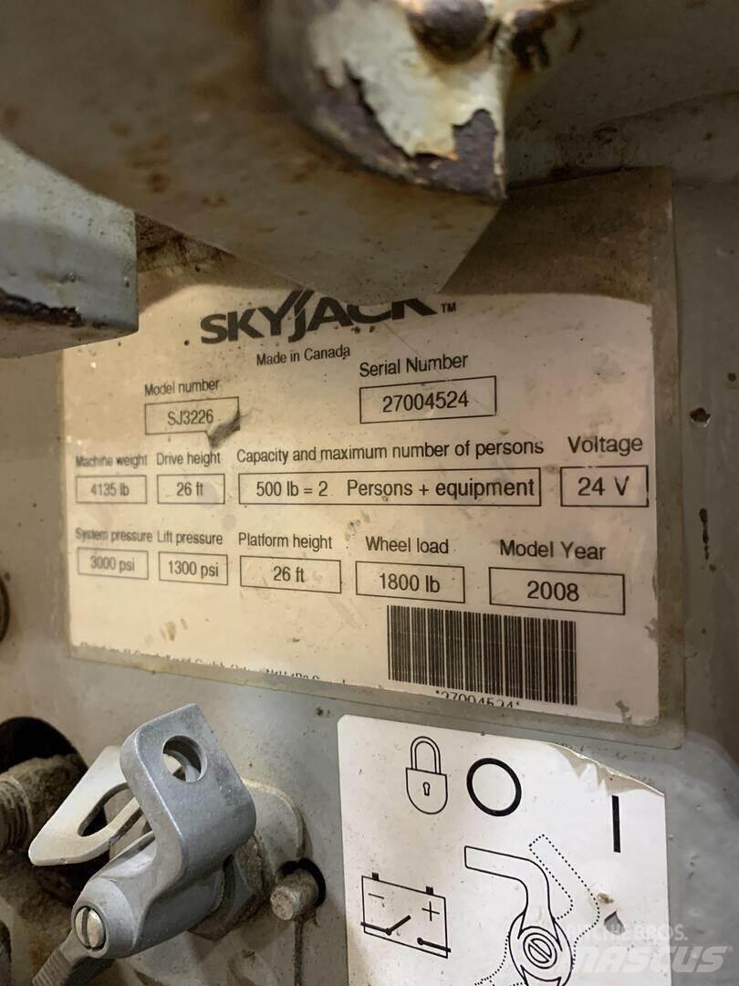 SkyJack SJIII 3226 剪式升降機
