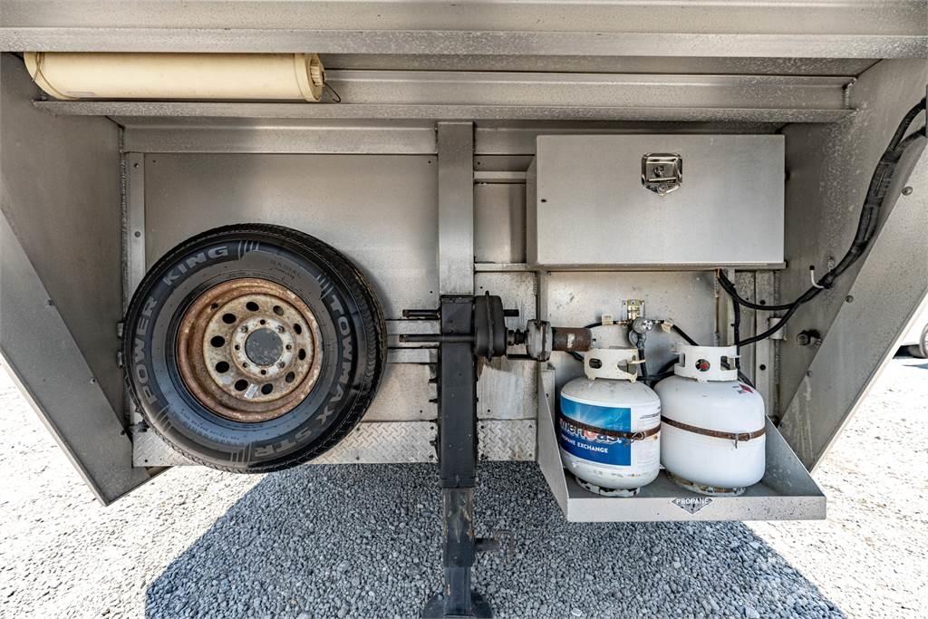 Merhow 3HLQ 動物運輸半拖車