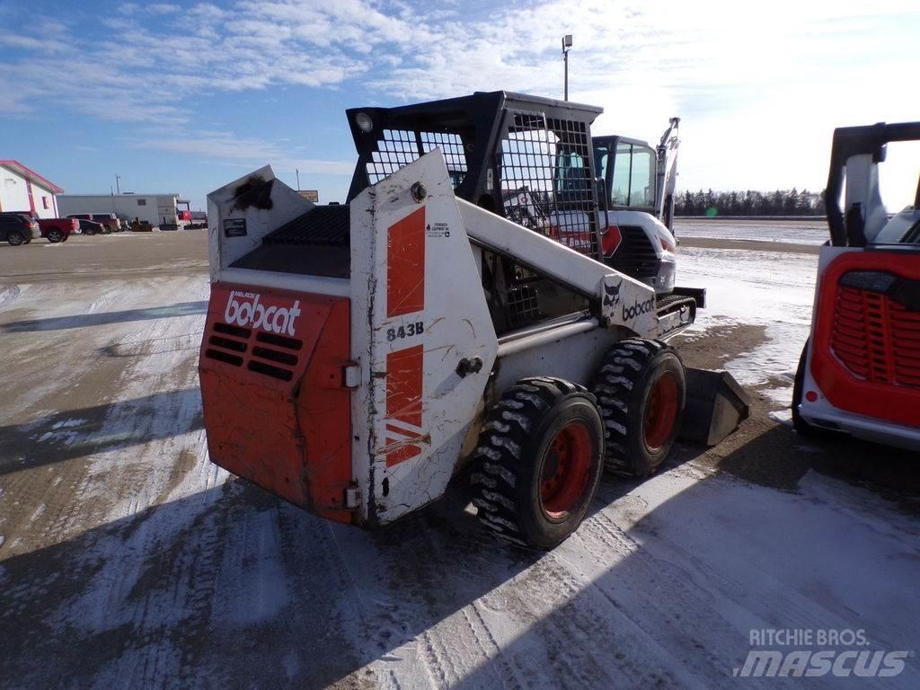 Bobcat 843B 滑移轉向裝載機