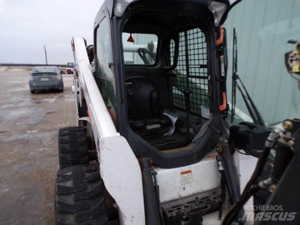 Bobcat S650 滑移轉向裝載機
