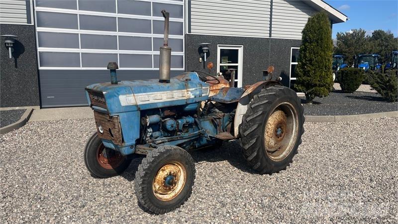 Ford 3000 曳引機