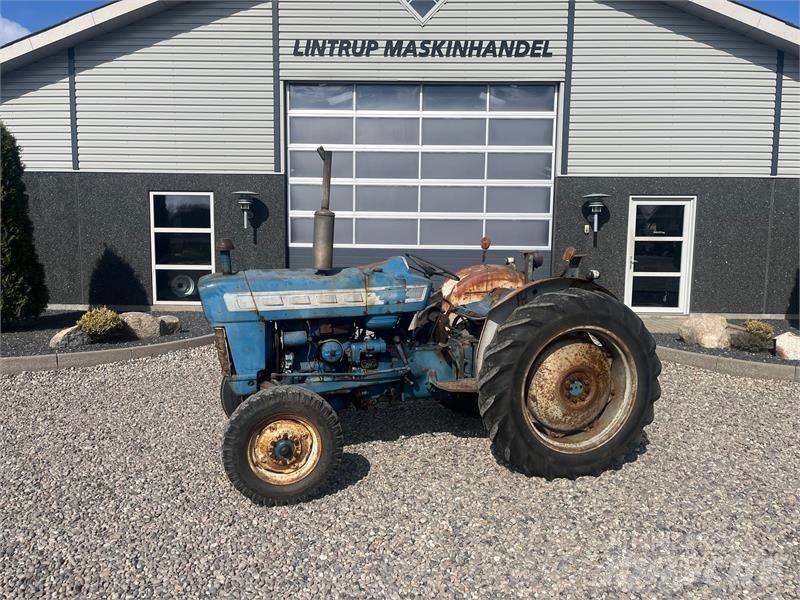 Ford 3000 曳引機
