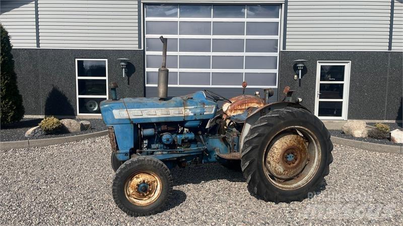 Ford 3000 曳引機