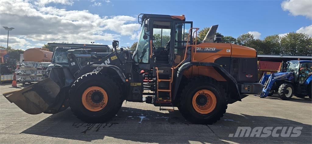 Doosan DL320-7 輪胎式裝載機