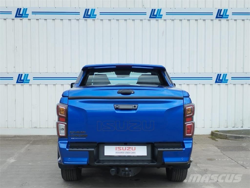 Isuzu V-Cross 皮卡.傳統半斗卡車/側卸板
