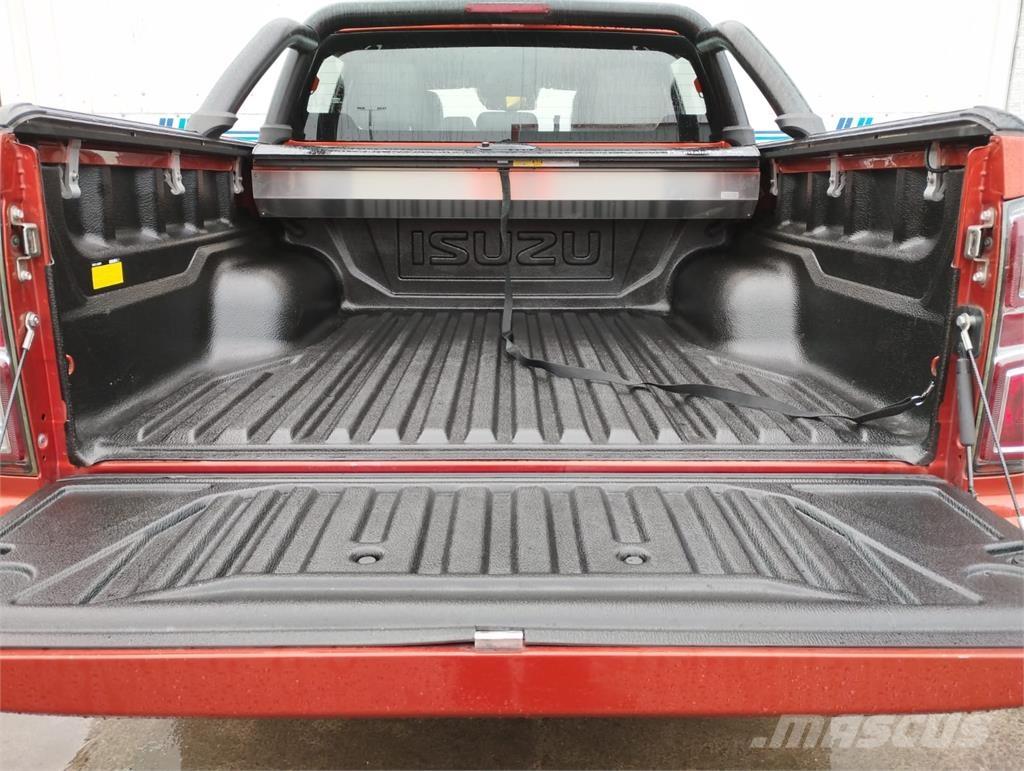 Isuzu V-Cross 皮卡.傳統半斗卡車/側卸板