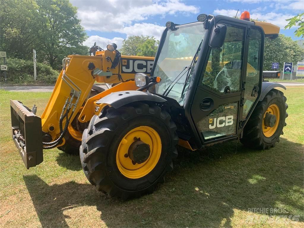 JCB 527-58 伸縮臂操作車