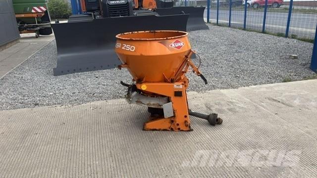 Kuhn Spreader 礦物撒布機