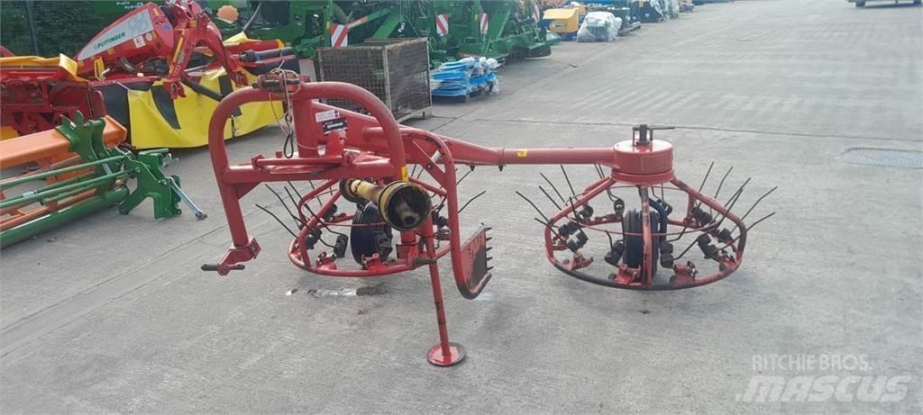 Kverneland Haybob 300 耙與翻草機