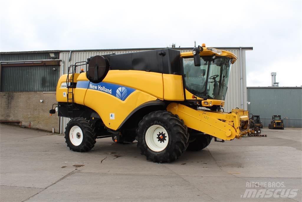 New Holland CX8040 聯合收穫機