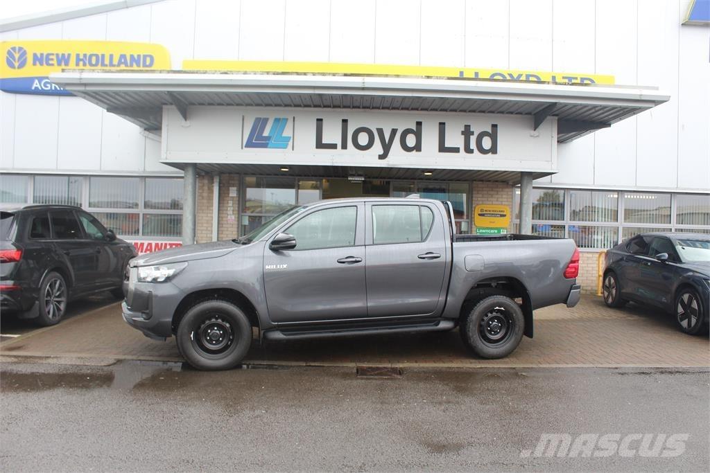 Toyota Hilux 皮卡.傳統半斗卡車/側卸板