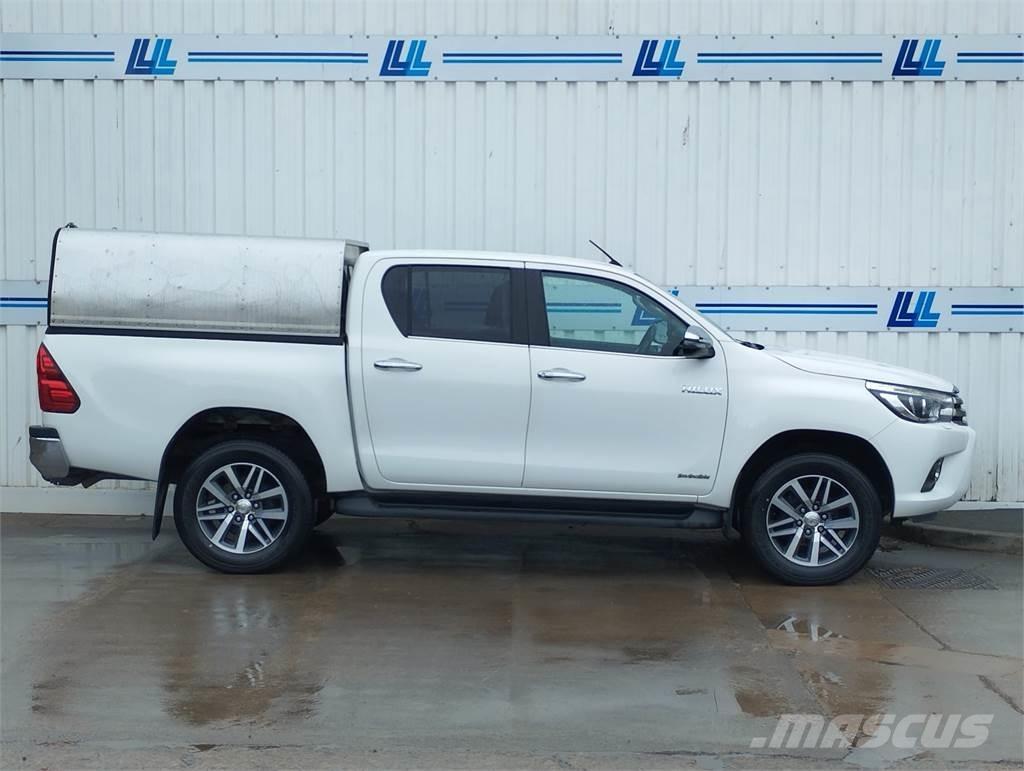 Toyota Hilux 皮卡.傳統半斗卡車/側卸板