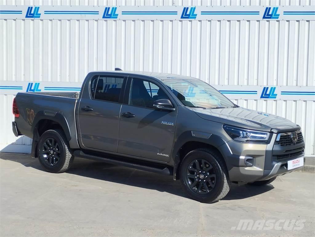 Toyota Invincible X 皮卡.傳統半斗卡車/側卸板