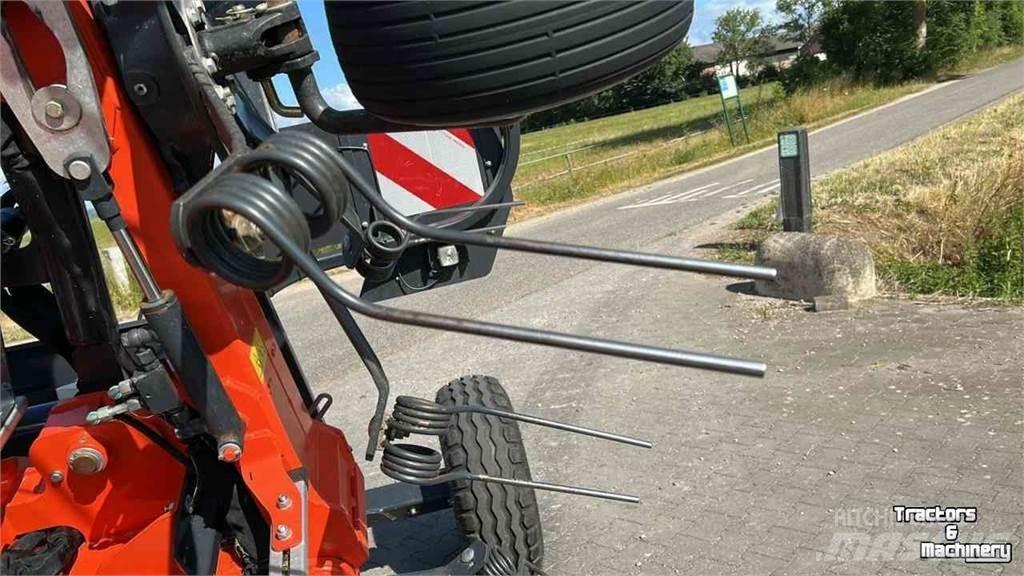 Kubota TE10511C 堆草機