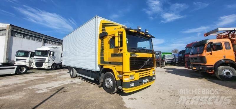 Volvo F10 貨箱式卡車