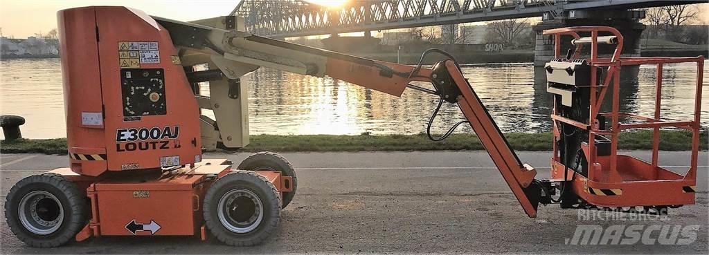JLG E300AJ 其他升降機和作業平台