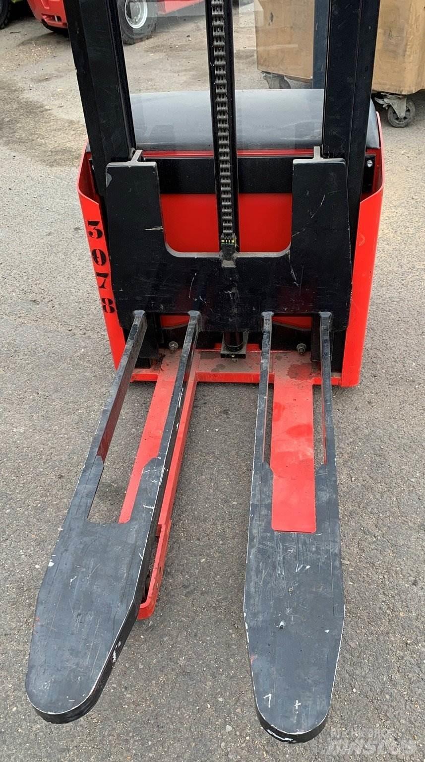 LOC A10 D29 行走控制式堆積機