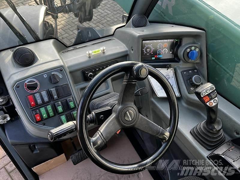 Kramer KT357 伸縮臂操作車