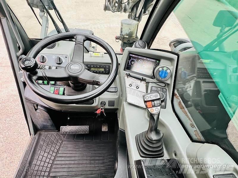 Kramer KT357 伸縮臂操作車